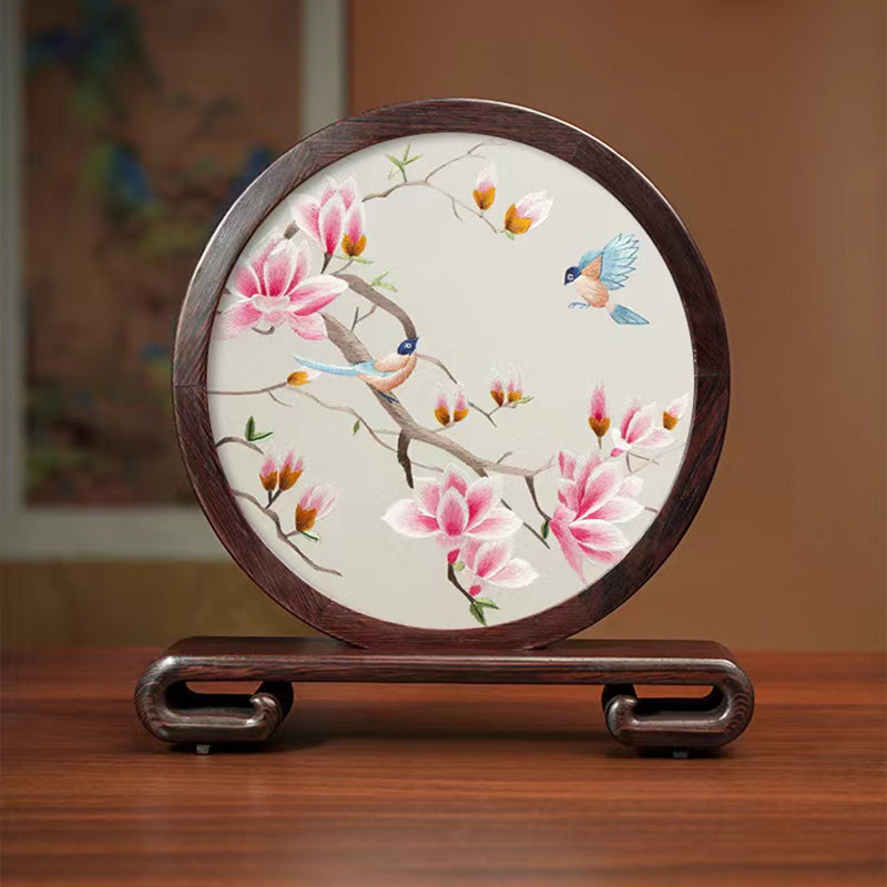 Suzhou embroidery of the auspicious and wealthy bird