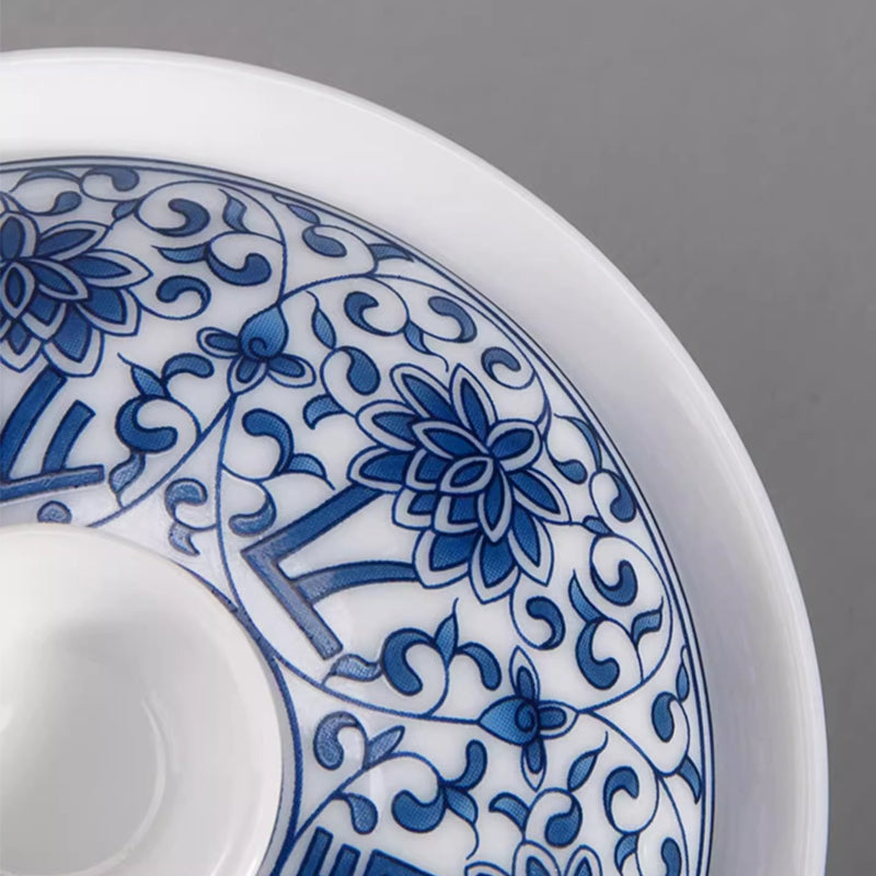 Blue and white porcelain and white porcelain lidded bowl