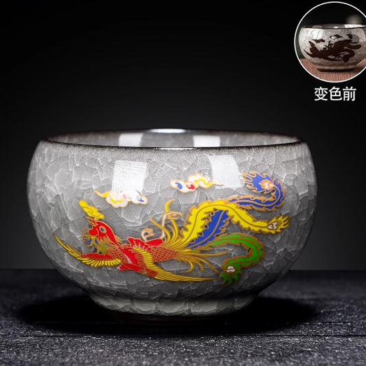 The teacups with the pattern of phoenixes flying together