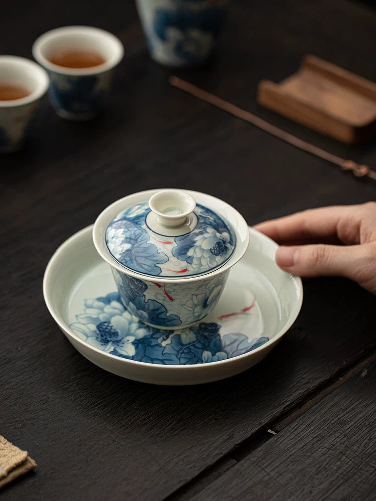 Blue & White Underglaze Lotus Koi Gaiwan Set | Heat-Resistant Floating Lid Porcelain Teacup for Gongfu Tea Brewing