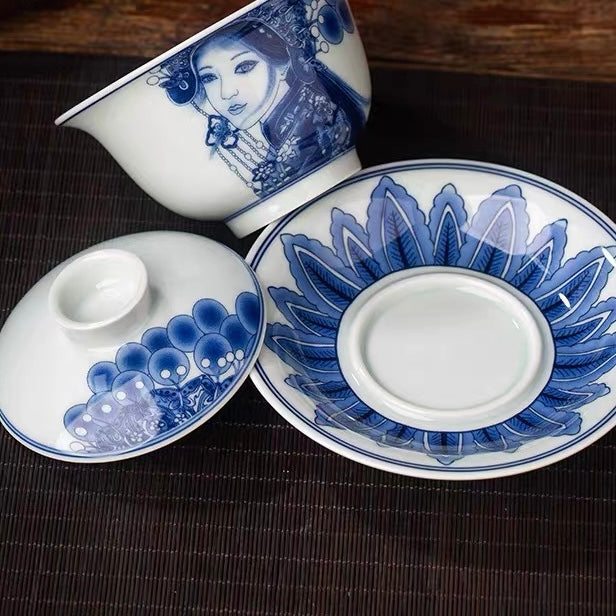 Jingdezhen Porcelain Antique Clay Sancai Gaiwan, Blue and White Opera Huadan Pattern, Hoverable Anti-scald Large Capacity Tea Brewing Bowl for Home Use